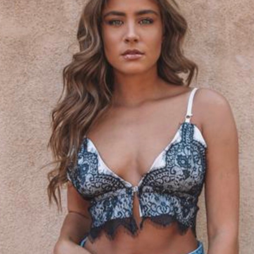 LAST 2️⃣ ANGELINE Lace Detail Bralette - Picture 1 of 5